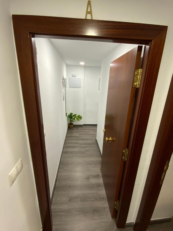 Reyna Apartamentos Малага Экстерьер фото