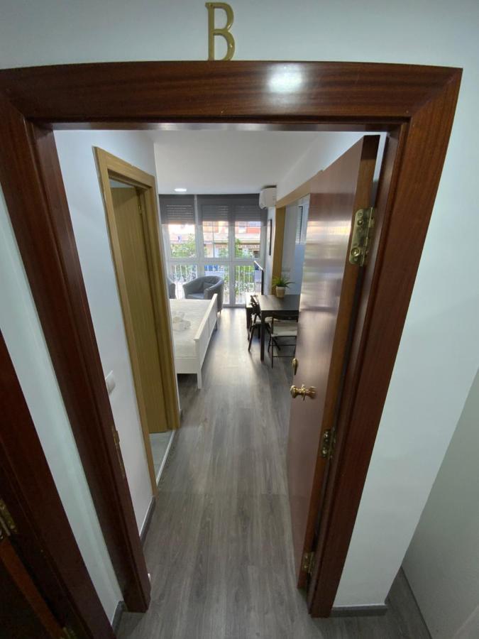 Reyna Apartamentos Малага Экстерьер фото