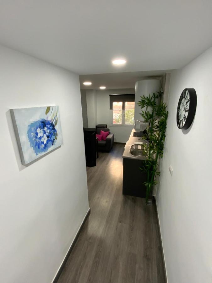 Reyna Apartamentos Малага Экстерьер фото
