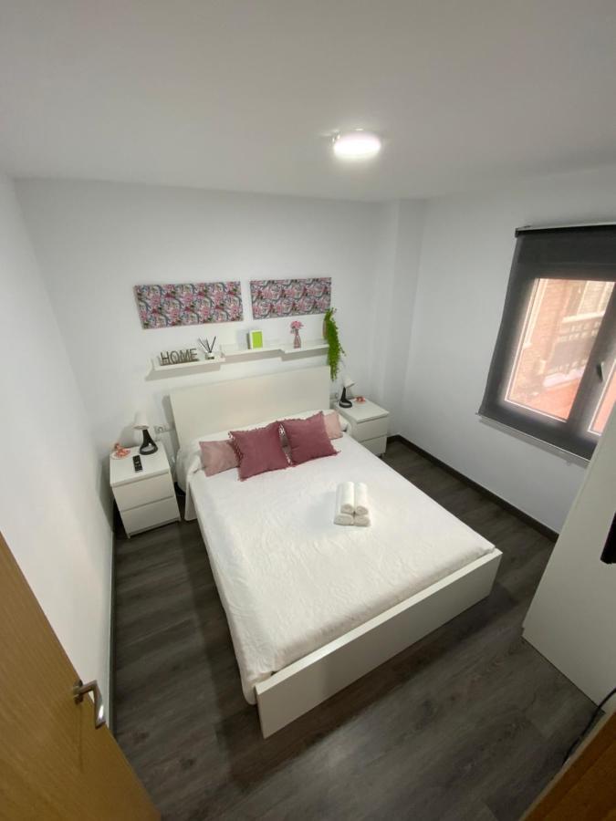 Reyna Apartamentos Малага Экстерьер фото