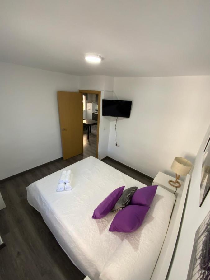 Reyna Apartamentos Малага Экстерьер фото