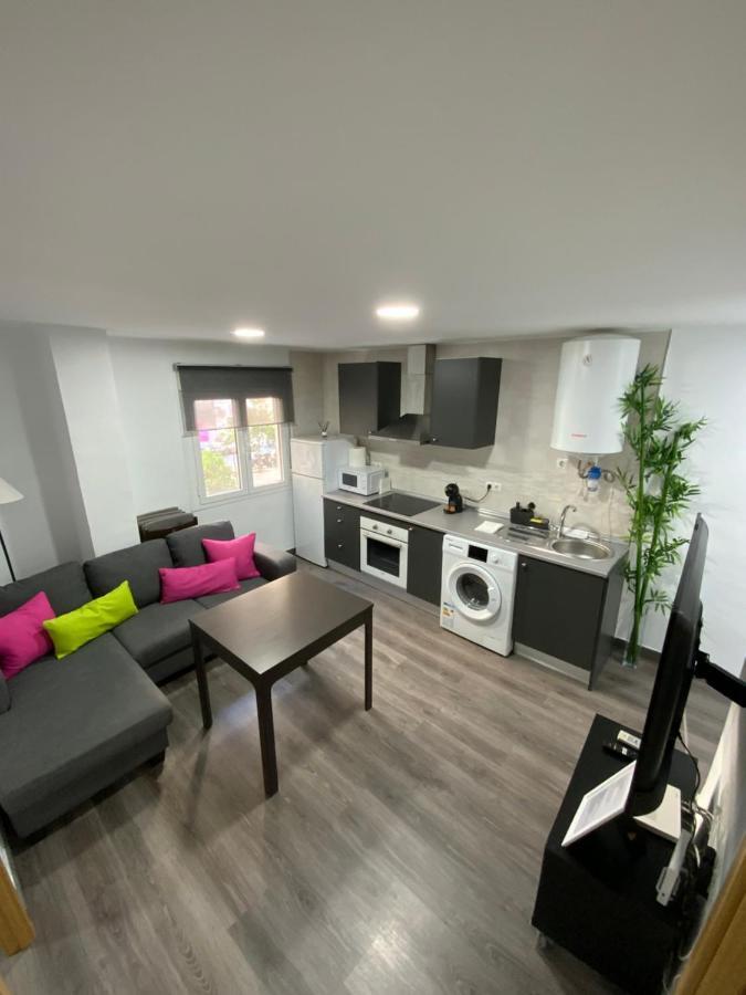 Reyna Apartamentos Малага Экстерьер фото